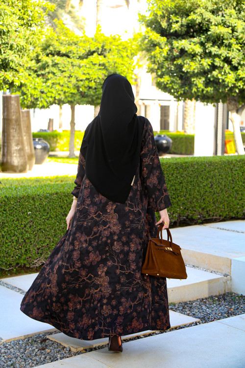 عباية الفيسكوز (أسود بنقوش برونزية) - Viscose Abaya