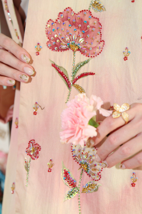عباية زهر الكرز (Cherry Blossom)