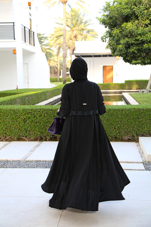 عباية فاخرة مخروزة - أسود