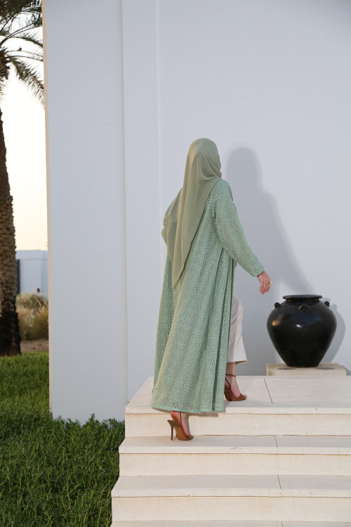 عباية الدانتيل المبطنة (لون أخضر هادئ ) - Lined Sage Lace