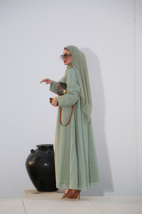 عباية الدانتيل المبطنة (لون أخضر هادئ ) - Lined Sage Lace