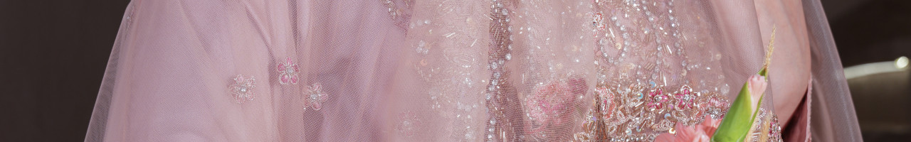 الأثواب الفاخرة