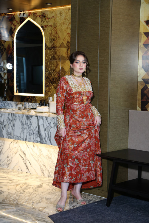 ثوب تراثي (برتقالي)