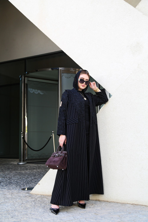 عباية مقلمة دانتيل