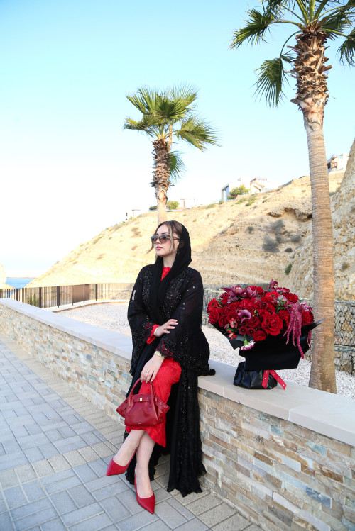 عباية الدانتيل الفاخرة 