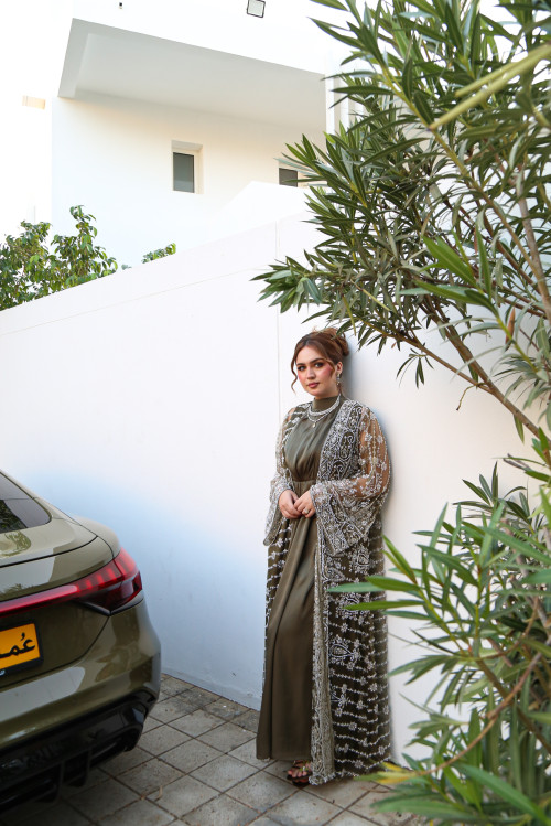 بشت زيتي مخروز