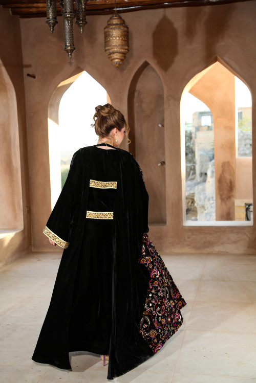 بشت اسود مخملي