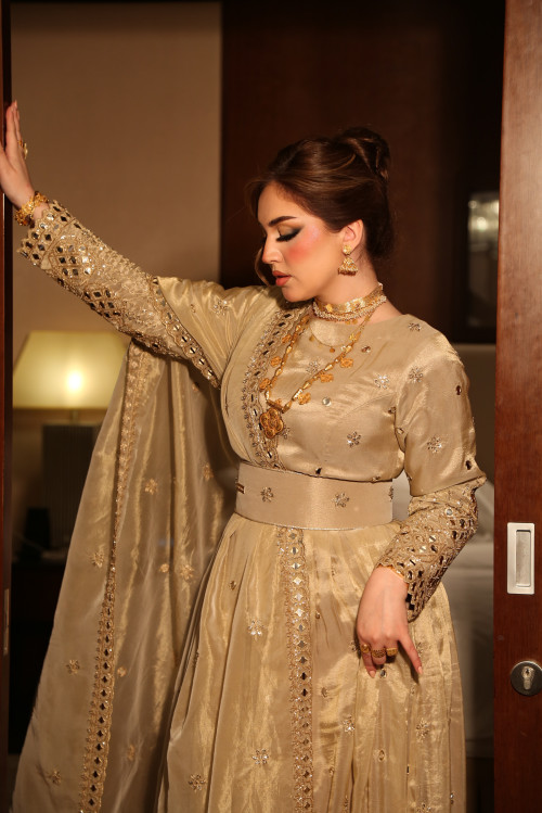 فستان الشال الملكي