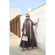 عباية كريب جاكارد منقوشة