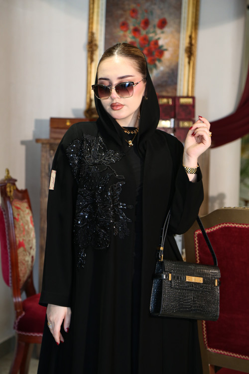 عباية الورود المطرزة- Black Embroidery Roses