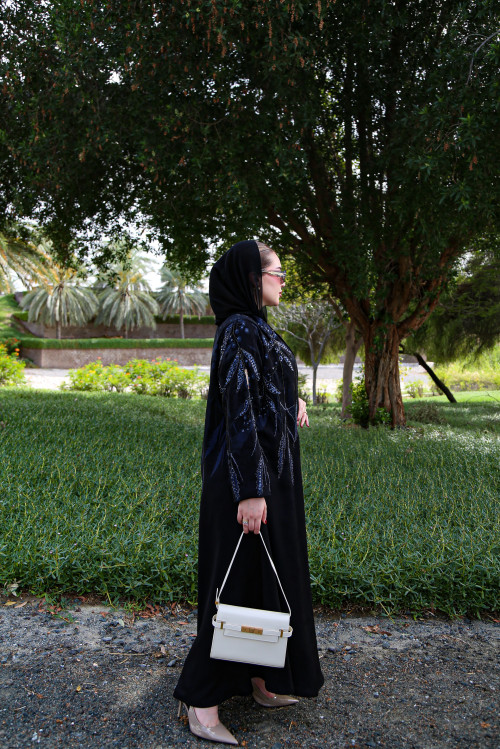 عباية جاكارد -  Navy Leaves