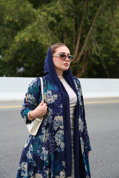 عباية مزخرفة بالزهور – الفاوانيا البحرية