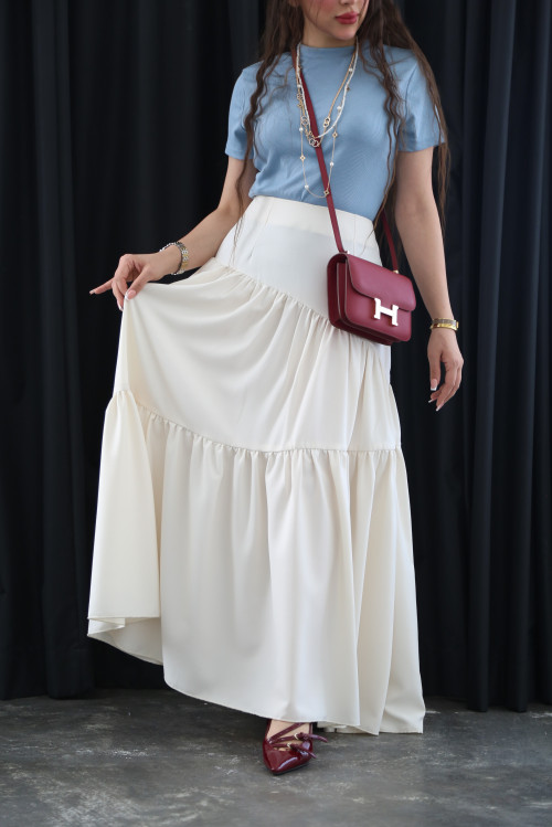 Off-white crepe skirt