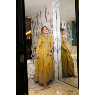 فستان هندي ذهبي