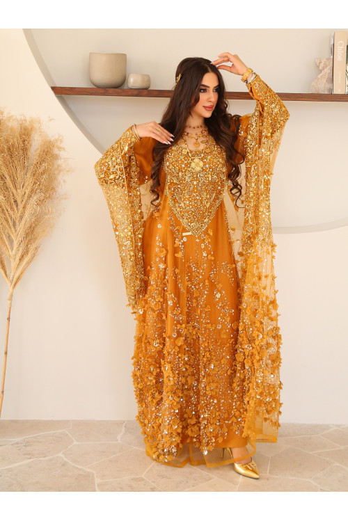 A luxurious Gulf dress in amber color