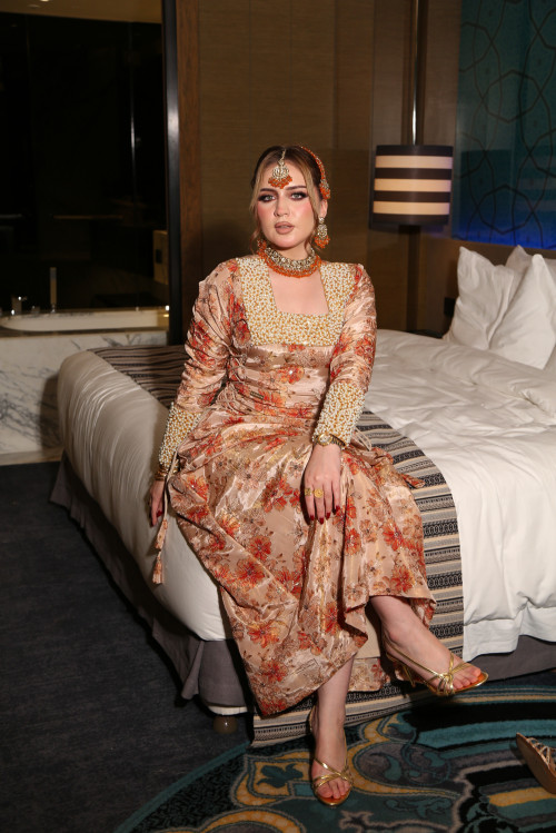 ثوب تراثي (Beige Orange )