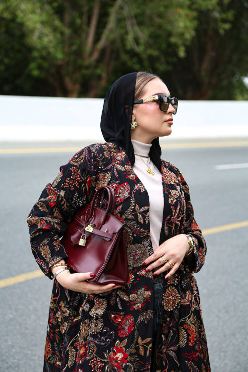 حدائق الزهور المزخرفة - الليل الأسود 