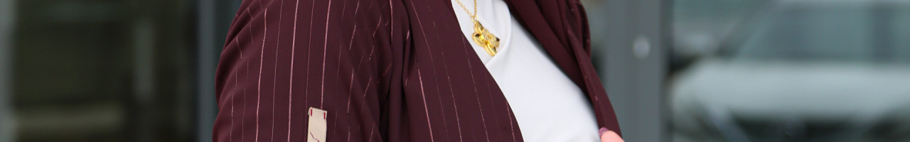 العبايات الملونة