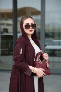 العبايات الملونة