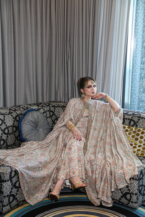 بشت ملكي بقصة الكيب- Royal Cream 