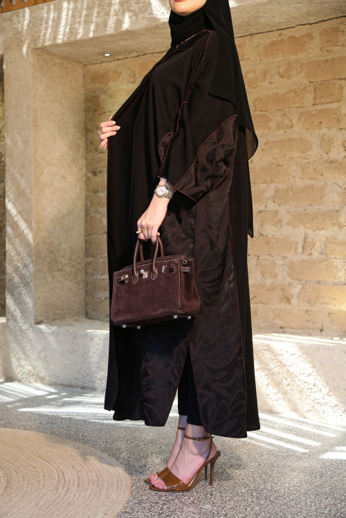 Brown jacquard sided bisht abaya