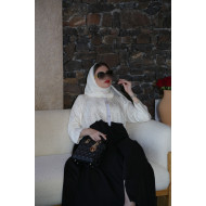  Luxurious black and white abaya