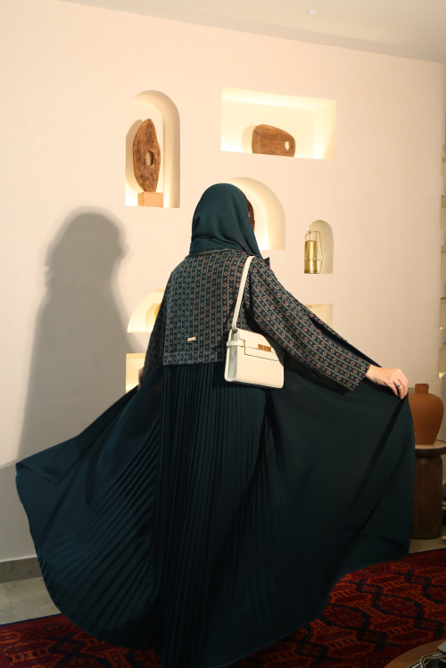 Green turquoise patterned abaya