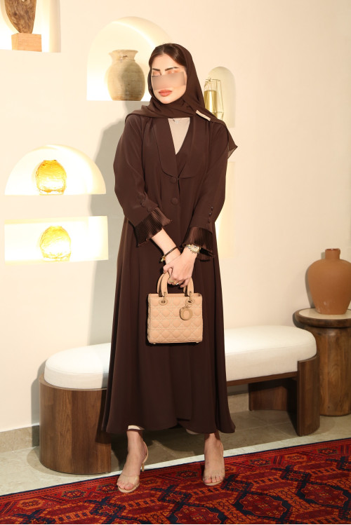 Practical abaya in chocolate color