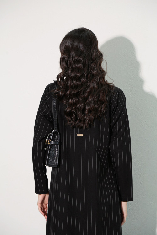 Classic abaya