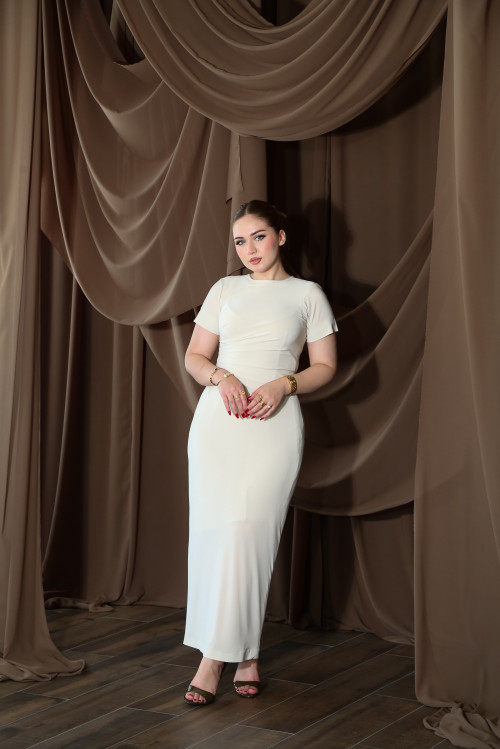 فستان اوف وايت