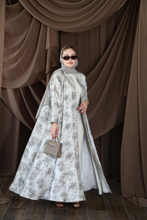 عباية بنقوش رمادية