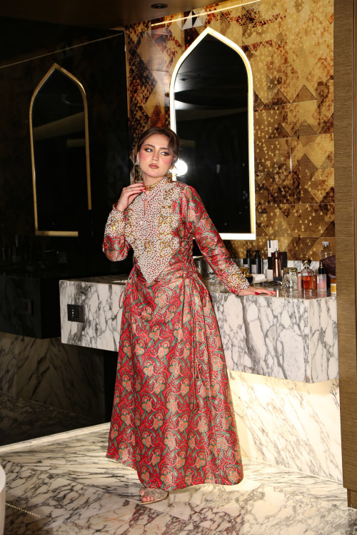 ثوب بيزلي (أحمر)