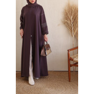 Practical abaya with gray buttons