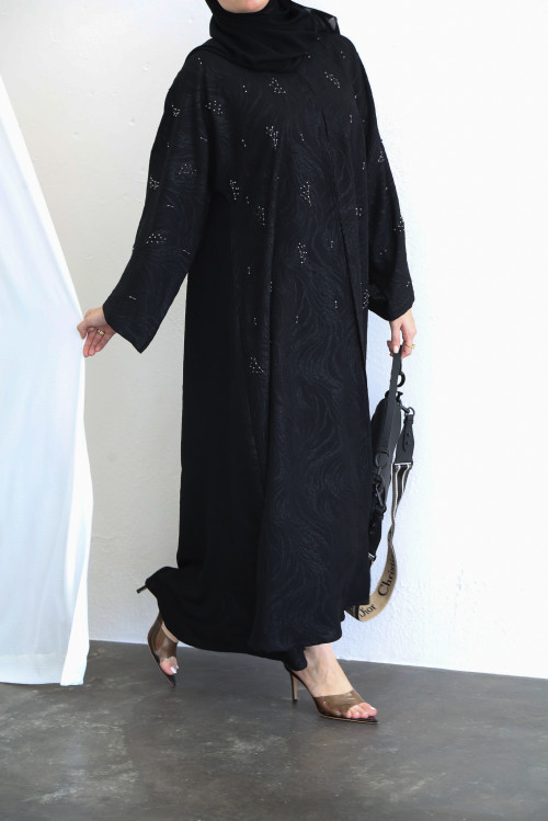 Practical abaya with wavy jacquard material