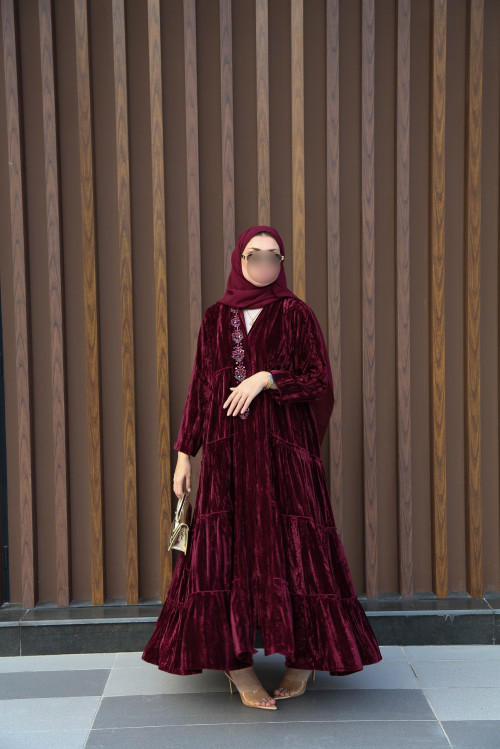 Abaya made of maroon velvet