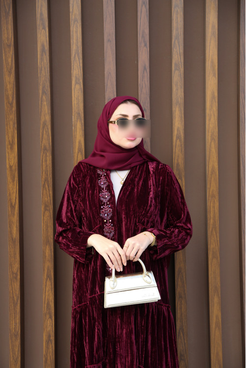 Abaya made of maroon velvet