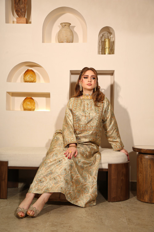 ثوب مطرز-  ذهب