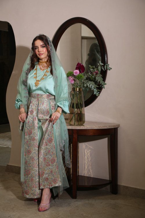 فستان تيفاني مع الشال