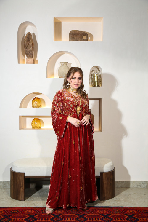 ثراء - نحاسي مخملي فاخر