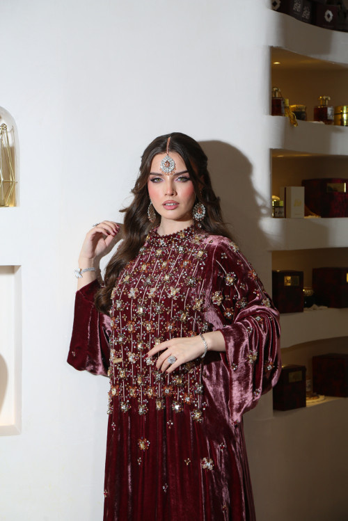 ثراء - بوردو مخملي فاخر