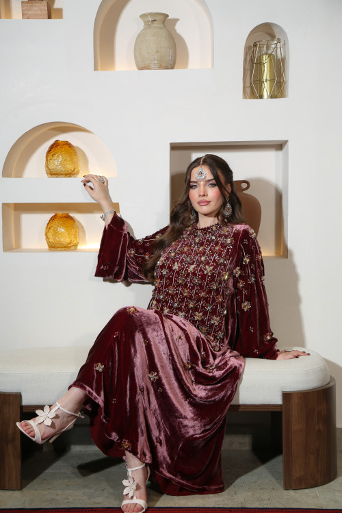 ثراء - بوردو مخملي فاخر