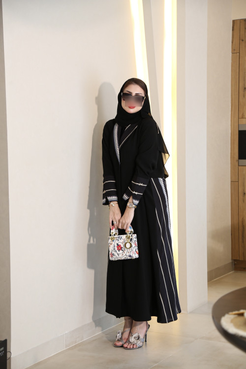 Abaya with bows