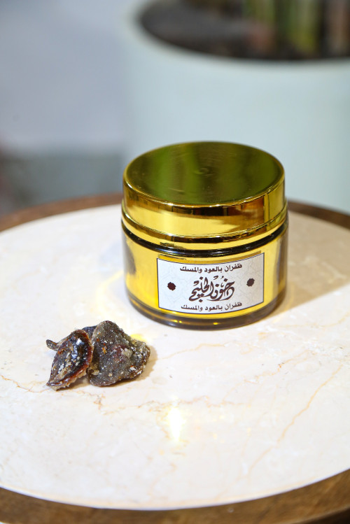 Zafran with oud and musk