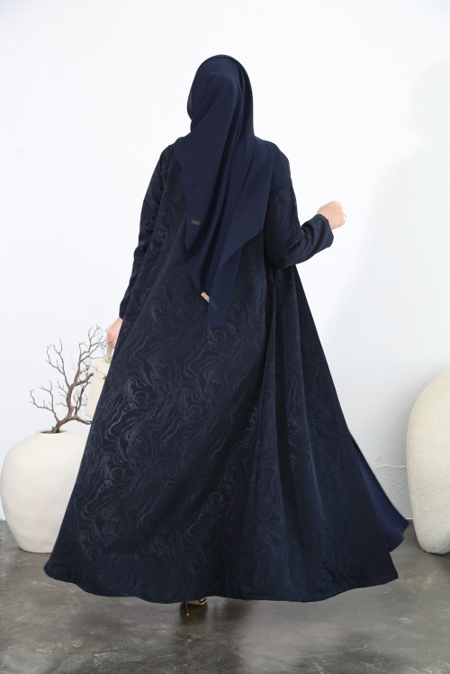 عباية كحلي داكن منقوشة