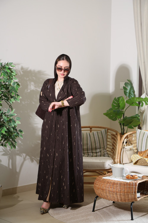 عباية بنية مقلمة