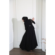 عباية الثنيات المطرزة