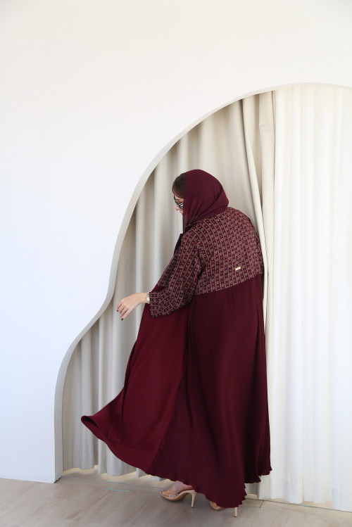 Burgundy patterned abaya