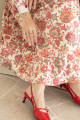 Sugar-coloured abaya printed with flowers