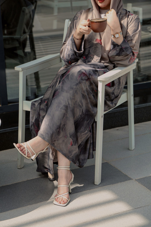 Wavy viscose abaya