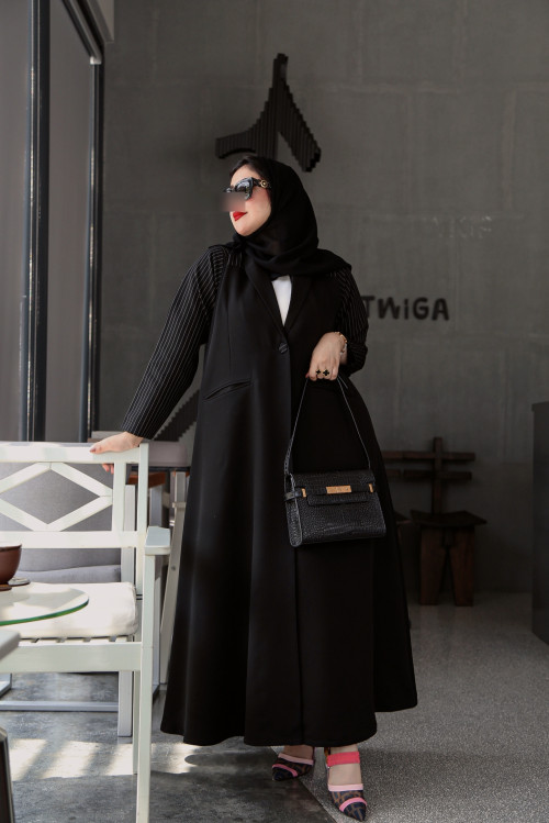 Classic striped abaya